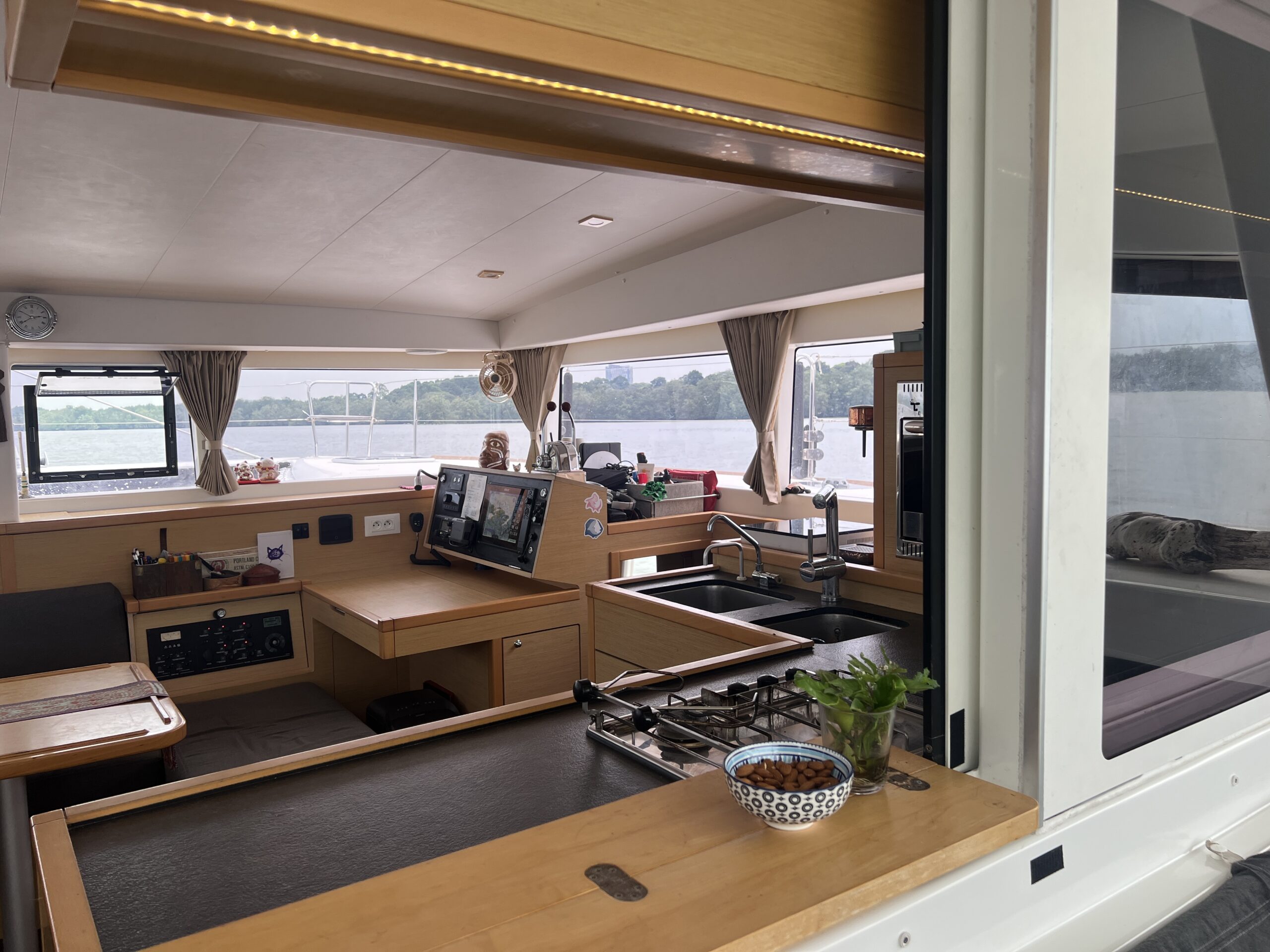 Elsa — 2017 Lagoon 400 S2 catamaran