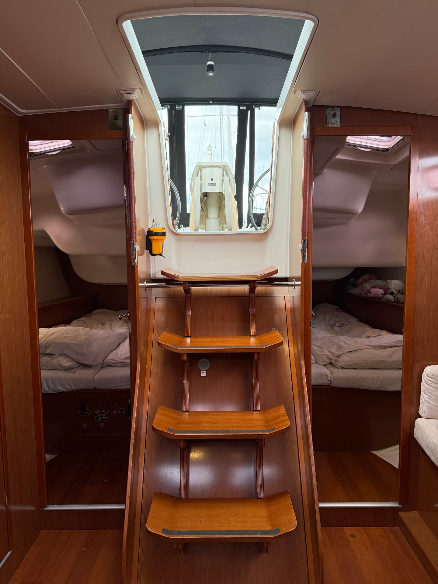 Companionway steps with aft cabins on both sides